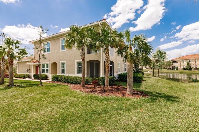 Building Photo - 3215 Oriole Dr