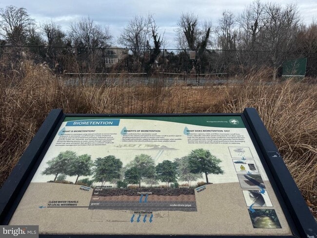 Building Photo - 10502 Glenhaven Dr