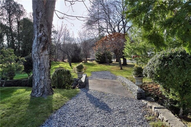 Building Photo - 1939 Bronson Rd