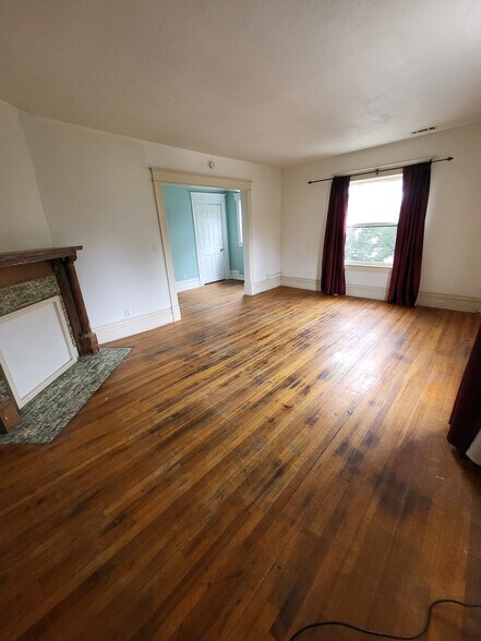 Living room facing north - 429 W Cedar St