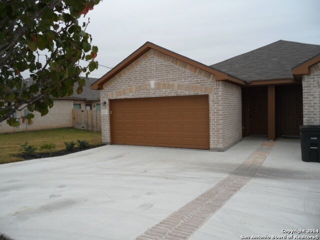 Building Photo - 210 Stone Gate Dr