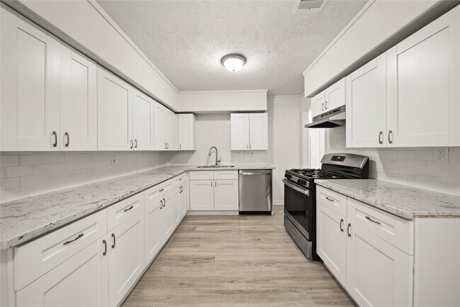 Building Photo - 2942 Knotty Oaks Trail