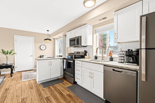 Building Photo - 18355 Mesle St