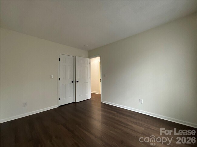 Building Photo - 11431 Howell Center Dr