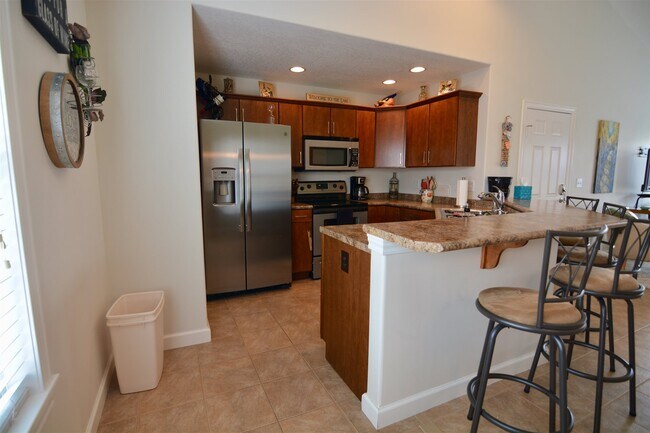 Building Photo - 12368 Bridgeview Dr N