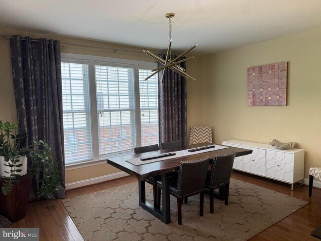 Building Photo - 43110 Kingsport Dr