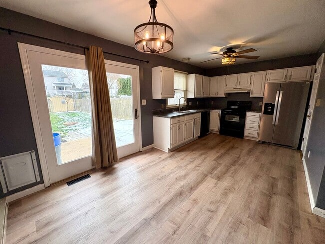 Building Photo - 3 Bedroom 1.5 Bathroom in Elizabethtown!