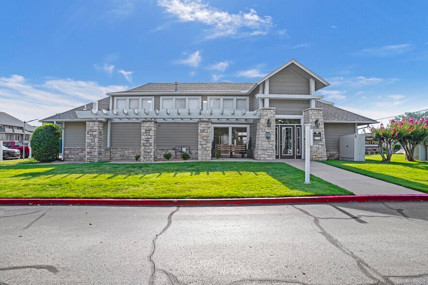 Clubhouse - Regency Point Apartments