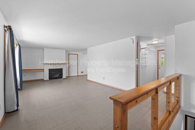 Building Photo - 1703 N Walnut Rd