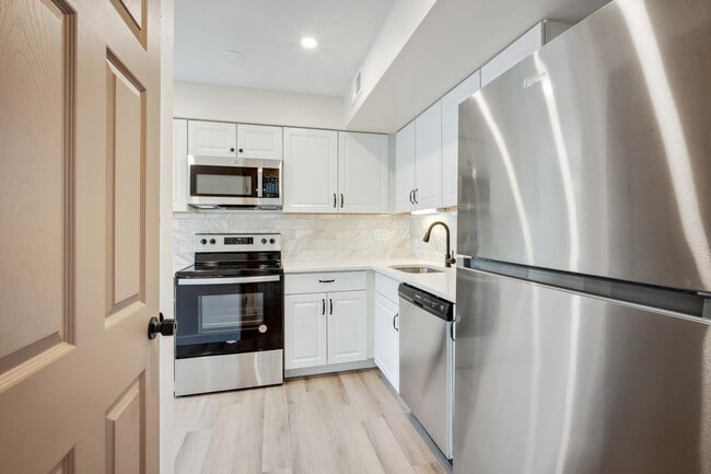 Building Photo - 4634 Conwell Dr