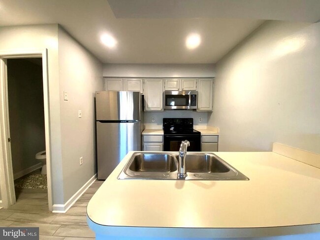 Building Photo - 12129 Salemtown Dr