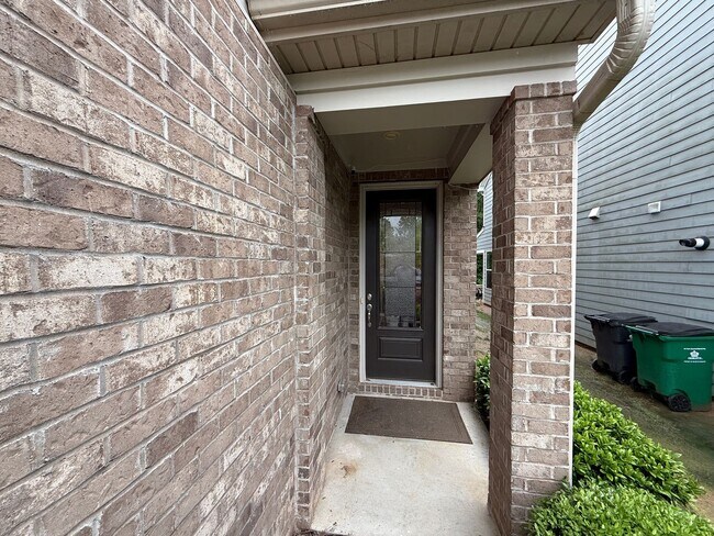 Building Photo - Ballantyne Home in great Location With Sun Room!