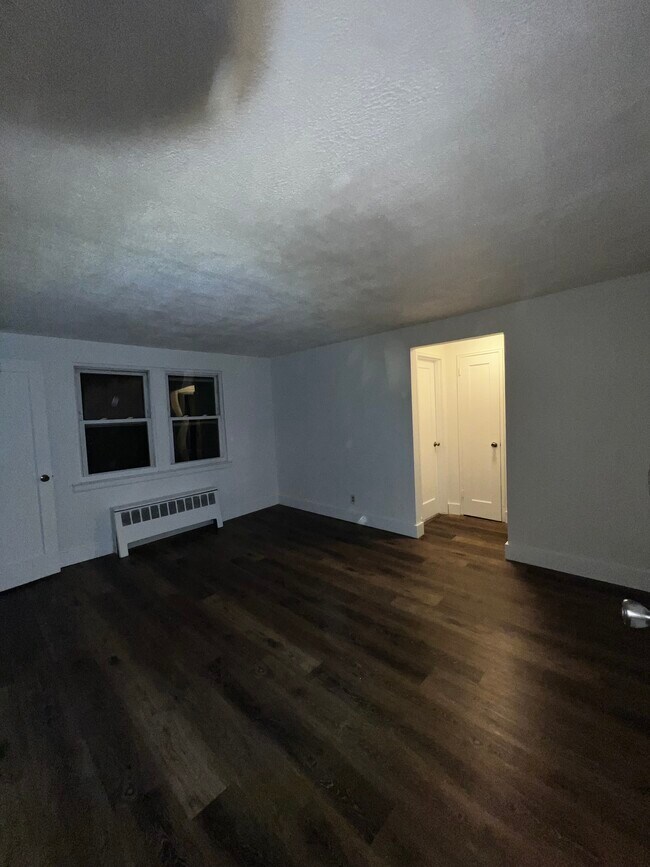 Building Photo - 9B Carolyn Ter