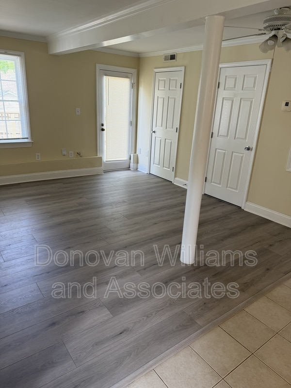 Building Photo - 1529 Thomas Ave