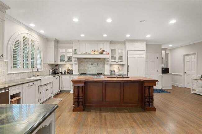 Building Photo - 415 Lyerly Pointe