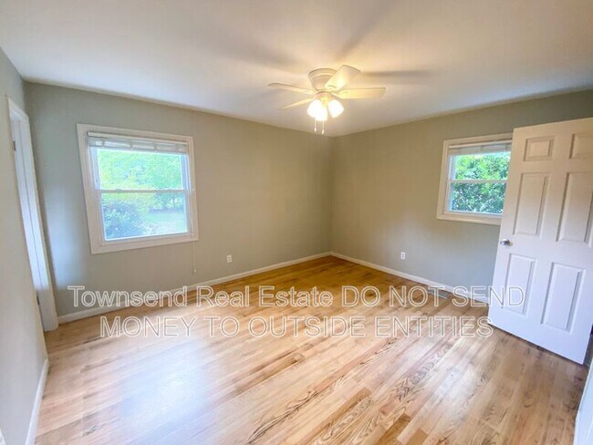 Building Photo - 212 Haverhill Dr