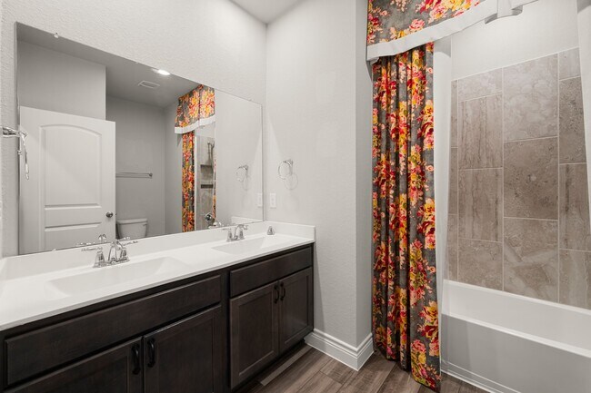 Building Photo - 31214 Raleigh Creek Dr