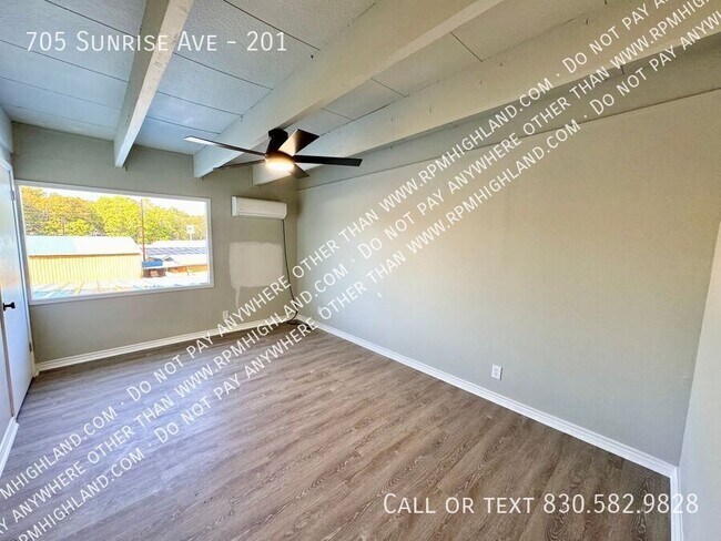 Building Photo - 705 Sunrise Ave