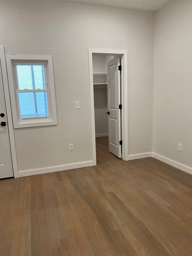 Building Photo - 107 Magazine St