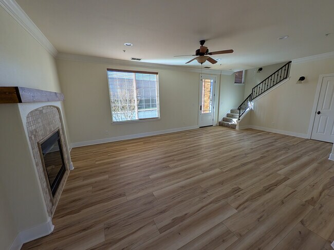 Building Photo - 5592 Diamond Ridge Dr