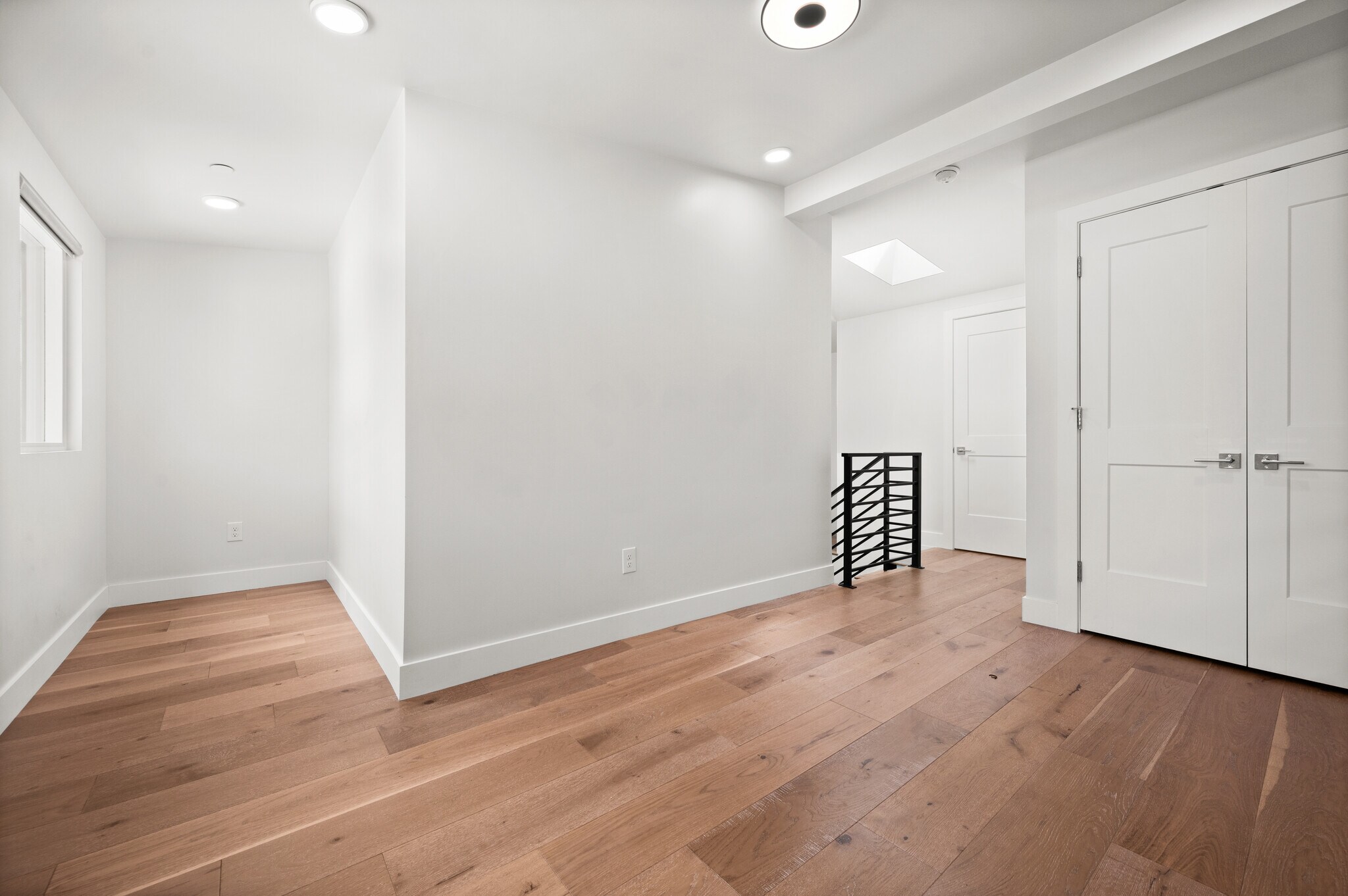 Building Photo - 810 E 800 S