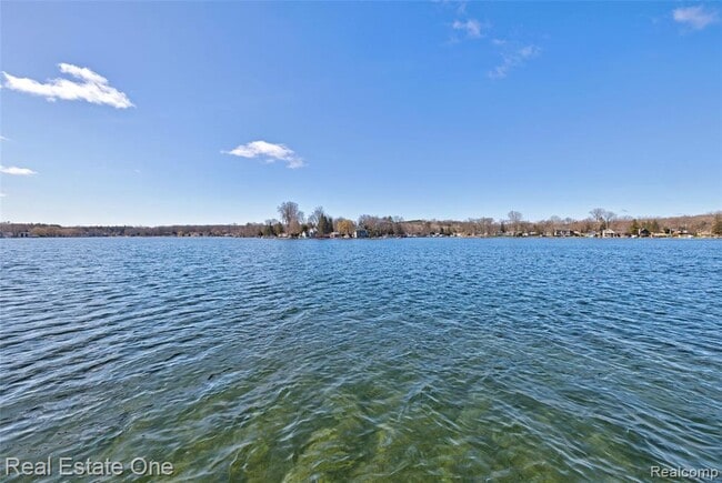 Building Photo - 1982 S Ortonville Rd