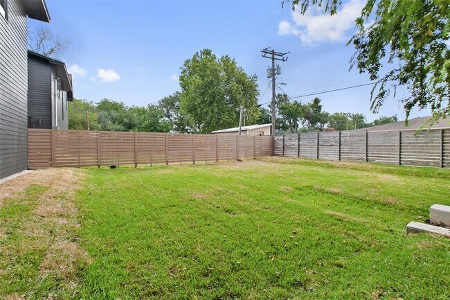 Building Photo - 4429 Gillis St