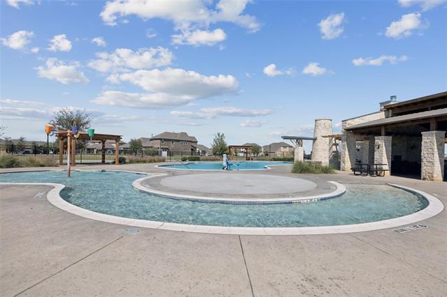 Building Photo - 1600 Tyler Dr