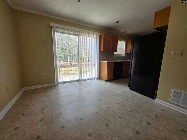 Building Photo - 208 Sagamare Rd