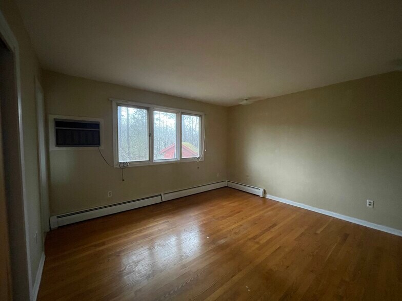 Building Photo - 139 Burleigh Dr