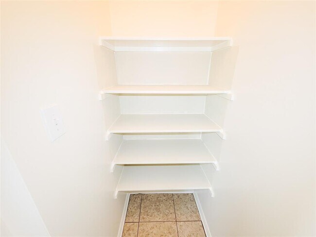 Building Photo - 6810 Keithwood Cir S