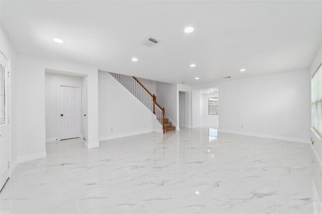 Building Photo - 13106 Cres Manor Ln