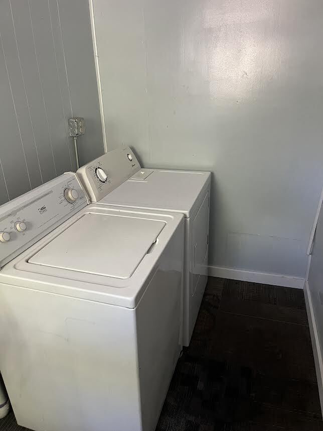 Building Photo - 1102 N Elm St