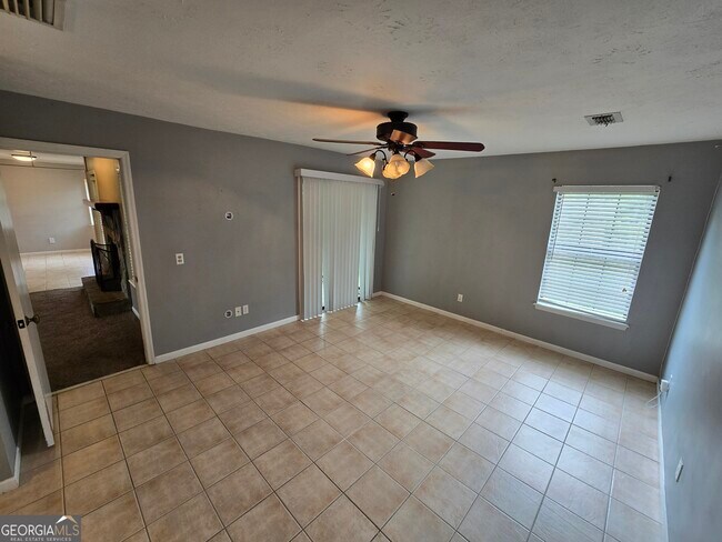 Building Photo - 127 Summerfield Dr
