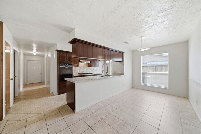 Building Photo - 4506 Jamaica Ln