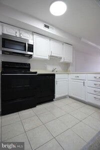 Building Photo - 1218 Eton Ct NW