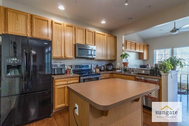 Building Photo - 7526 Helston Ct