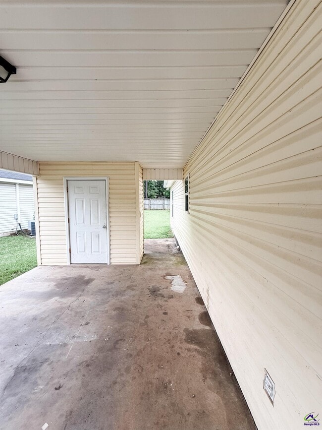Building Photo - 304 Spring Creek Dr