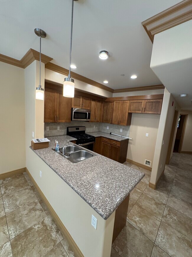 Kitchen - 17825 Devonshire St