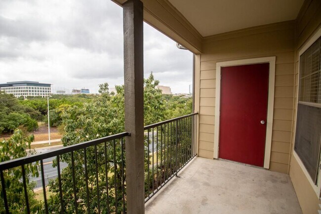 Building Photo - 2320 Gracy Farms Ln
