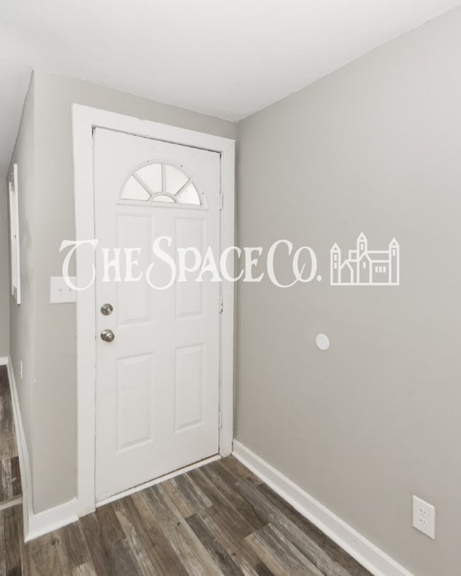Building Photo - 209 Testament Ln