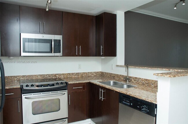 Building Photo - 10 Aragon Ave