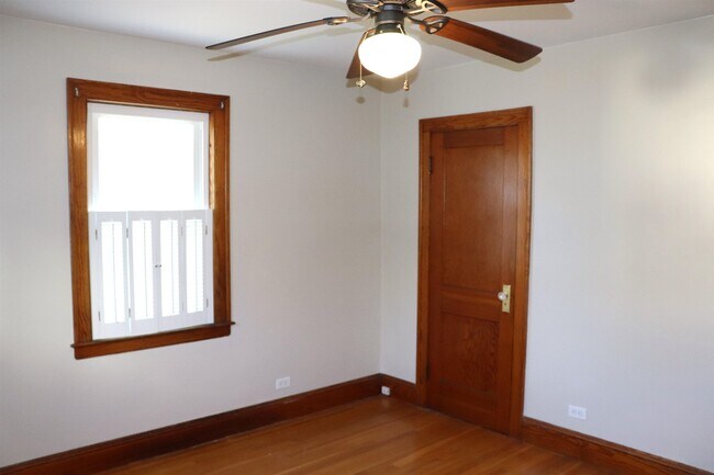 Building Photo - 32 Gilman St