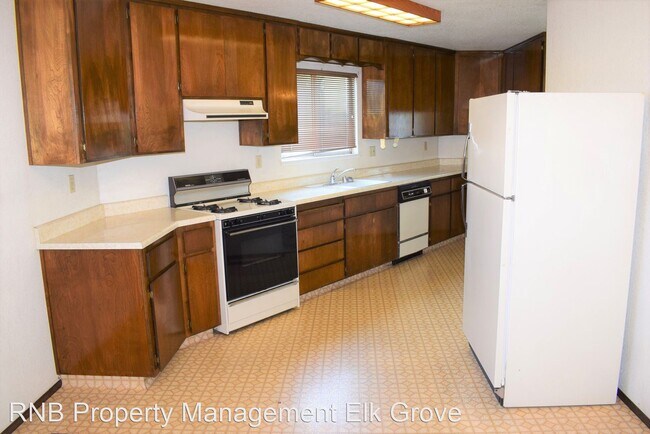 Building Photo - 2 br, 1.5 bath House - 901 North Palm Street