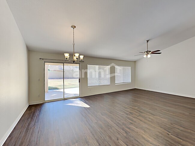 Building Photo - 5383 W Elgin St