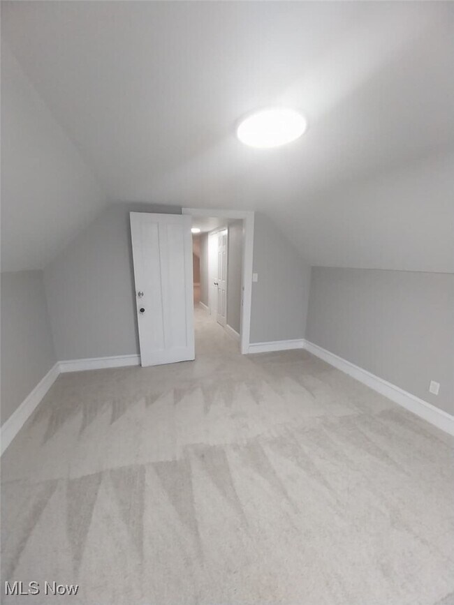 Building Photo - 1635 Hillcrest Rd