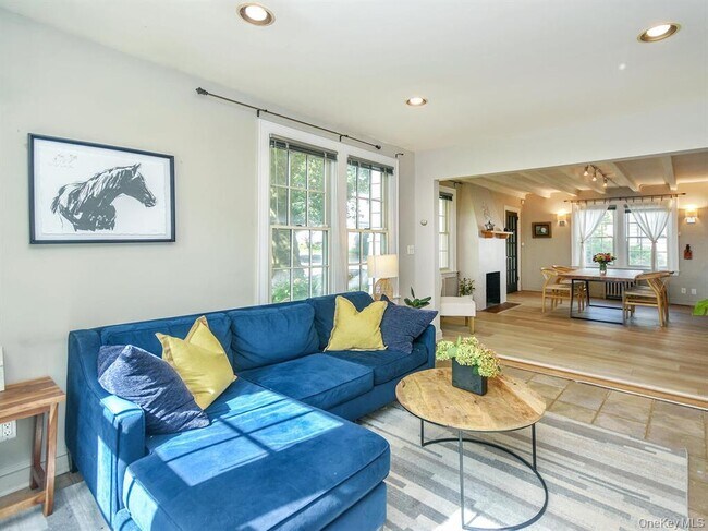 Building Photo - 20 Oldwood Rd S