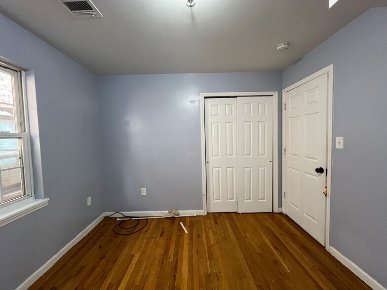 Building Photo - 15 Bergen Ave