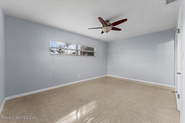 Building Photo - 215 Marion St