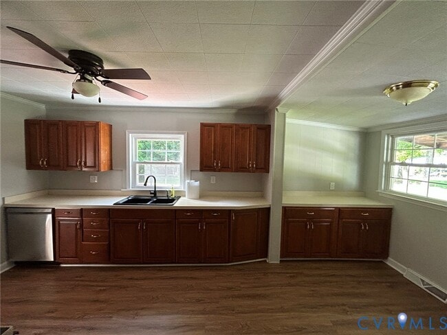 Building Photo - 2408 Ridge Rd